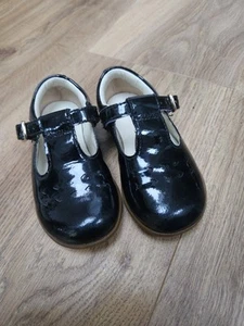 5.5f Toddler Baby Girl Shoes Patent Leather Clarks - Picture 1 of 4