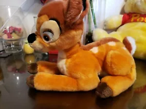 Auténtico peluche ciervo de peluche Bambi de Disney Store aprox 15" de largo 8" de alto - Imagen 1 de 9