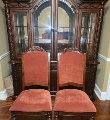 Mahogany Cherry Oakwood China cabinet with Multi functional Table and 4 Chairs  - Image 1 of 3