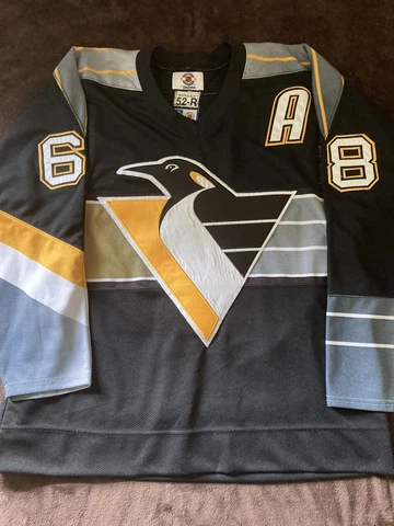 Starter Authentic Pittsburgh Penguins Jagr Robo-Pen Gradient Jersey Size 52 Cover