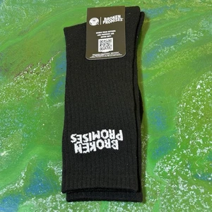 NWT Broken Promises Socks Black White Spellout Emo Cobra Words Mean Nothing NEW - Picture 1 of 3