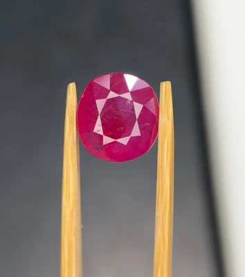 1.85 Cts Natural ruby Pinkish Red Color Cushion Shape gemstone From Madagascar - Image 1 of 4