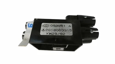 Distributeur d´air de pompe de verrouillage centralisé Mercedes W124 W201 A201 - Image 1 of 3