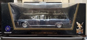 Road Signature Presidential Series 1961 Lincoln X-100 Kennedy Car 1:24 Scale - Picture 1 of 4