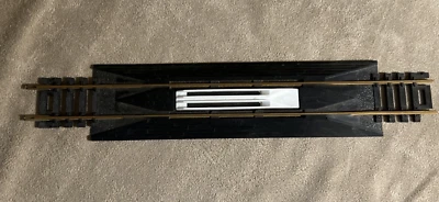 ATLAS HO SCALE DEAD-END UNCOUPLER TRACK 9" LONG - Image 1 of 4