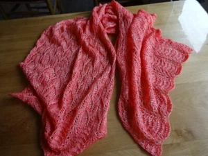 handgestrickter großer Lace-Schal - Bild 1 von 4