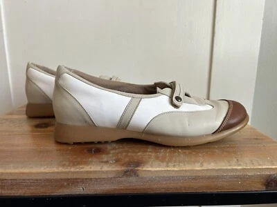 Zapatos de golf Sandbaggers de cuero Gina Almond antideslizantes resistentes al agua para mujer 10 Foto 1 de 4