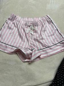 Victoria’s Secret Silky Boxer Shorts Sz Small  - Picture 1 of 3