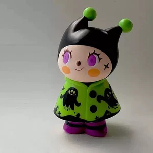 UNBOX GREENIE HALLOWEEN 2023 Limited Collectible Vinyl Fashion Figure 14cm New - Picture 1 of 7