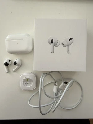 Apple AirPods Pro 2. Generation mit MagSafe  Ladecase - Weiß (rechts defekt) - Bild 1 von 2