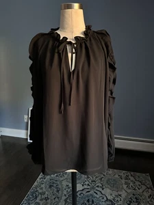 1.STATE schwarze L/S Bluse mit Rüschenärmeln mit Spitzeneinsatz vorne Bindeverschluss - Bild 1 von 6