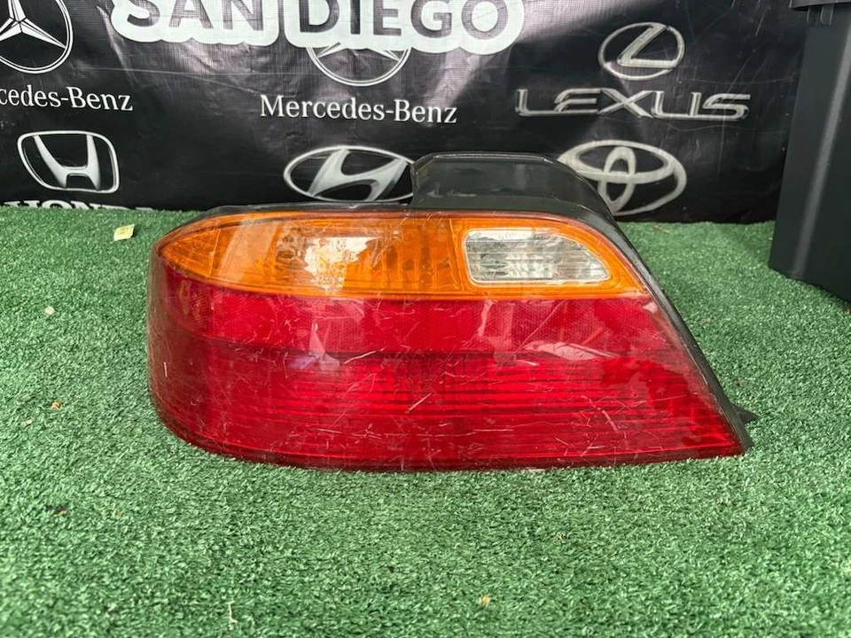 1999 - 2001 Acura TL Left Driver Side Outer Taillight Lamp OEM 33551-S0K-A01 Foto 1 de 4