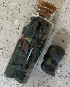 Bloodstone Chips und Cherub Angel Fig - Bild 1 von 4