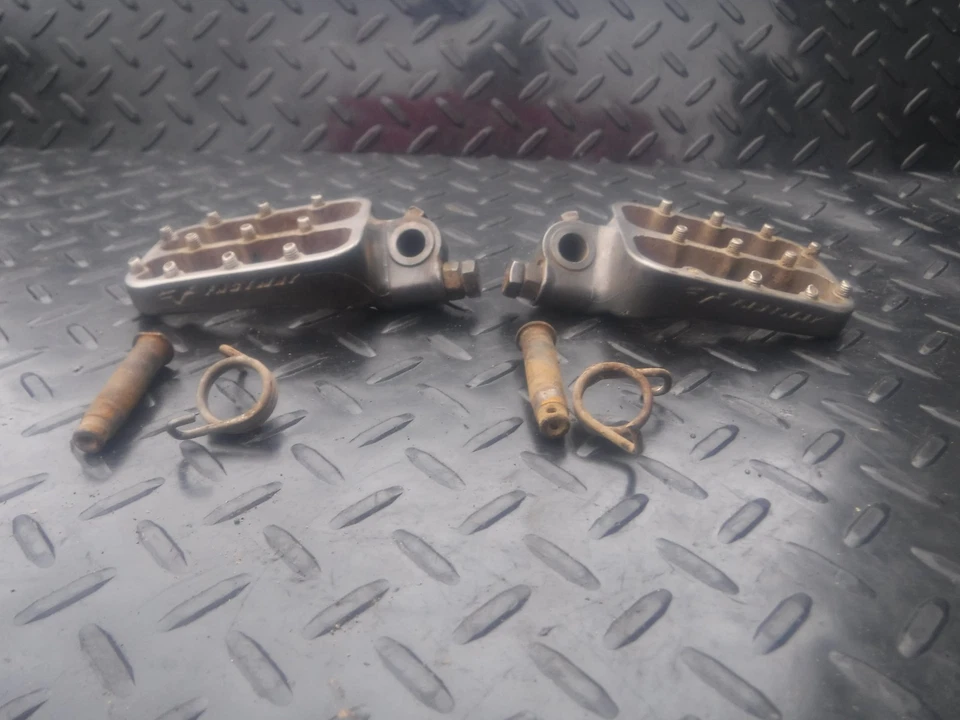 2004 Honda CRF250R FASTWAY FOOT PEGS CRF 250R 04-09 - Imagem 1 de 4