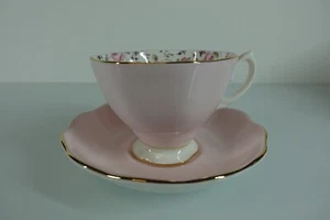 Royal Albert Rose Confetti Vintage Taza de té y Sauer Set Rosa Floral Nuevo en caja - Imagen 1 de 8