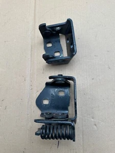 97-04 CORVETTE C5 DOOR HINGE LH PAIR 16632809, 16634677 - Picture 1 of 6