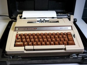 Vintage SMITH CORONA CORRECTION ELECTRIC II Typewriter WITH CASE *TESTED* - Picture 1 of 5