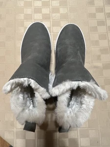 WOMEN'S TIMBERLAND SLIP ON Low Boot SUEDE SIZE 7 EUC Gray White Fur Lined A63118 - Picture 1 of 10