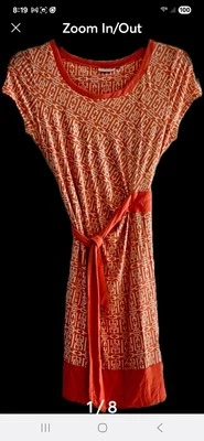 Vestido A1029 New York/Compañía Geométrico Mod Estampado Imitación Envolvente Naranja/Blanco Grande. Foto 1 de 4