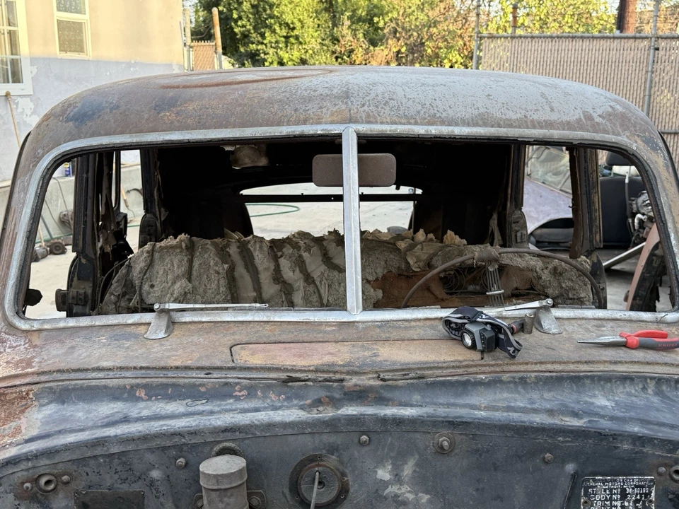 1938 1939 1940 Cadillac Sixty Special Windshield Frame 60 - Imagem 1 de 1