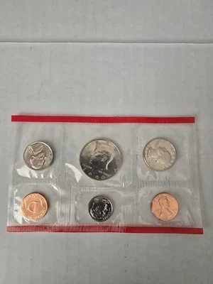 1990 United States Mint Uncirculated Coin Set - Image 1 of 4