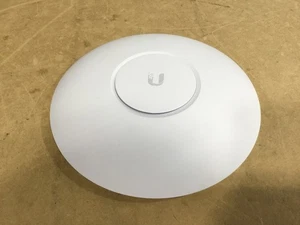 Ubiquiti UniFi Long Range Wireless Access Point UAP-AC-PRO - Bild 1 von 2