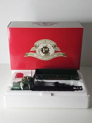 First Gear - Veolia Mack Granite Roll Off Refuse Truck - 1:34 Diecast #19-3668 - Image 1 of 4