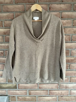 Suéter Soft Surroundings PL Beige Cuello en V Manga Larga Pullover Seda/Cachemira Foto 1 de 4