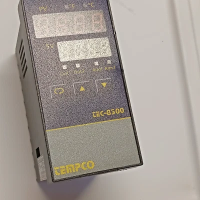Controlador de temperatura calor/frío Tempco TEC-8300. (J-TC, PT100,mA,V) 2OUTSs, 2ALM 33025 Foto 1 de 4