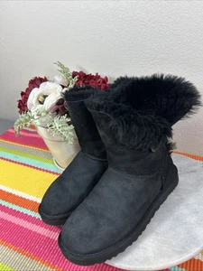 UGG Australia Bailey Buttons 5803 Lammfell Schwarz Wildleder Stiefel Damen EU 38 US 7 - Bild 1 von 15