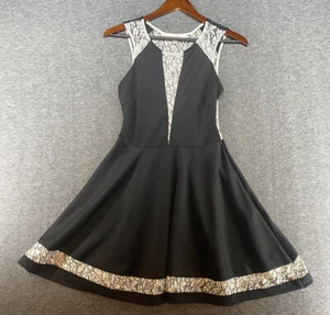Marilyn Monroe Women’s Junior’s Size Medium Lace Fit & Flare Dress - Picture 1 of 17