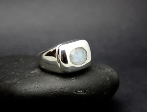 GENUINE MOONSTONE RING set in SOLID 925 STERLING SILVER Size 7.5 FREE SHIPPING - Picture 1 of 5