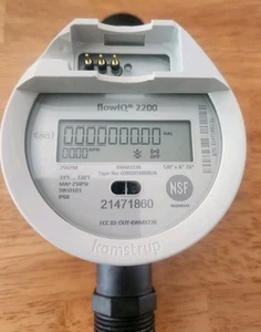 Medidor de agua Kamstrup FlowIQ 2200. 5/8 x 3/4 x 7 1/2. 25GPM - Imagen 1 de 4