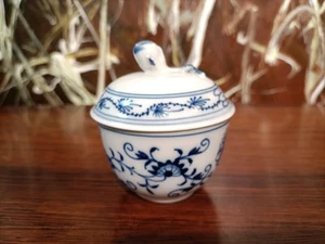 MEISSEN  Zwiebelmuster, edle kleine Zuckerdose mit Deckel - Bild 1 von 5