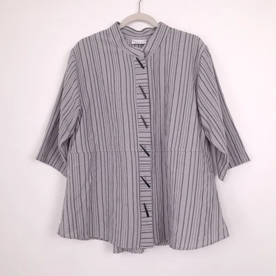 Habitat size L 3/4 sleeve toggle button top striped Lagenlook woven relaxed gray - Image 1 of 4