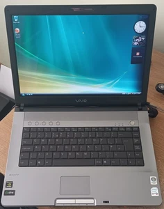 Sony Vaio PCG-7V1M\VGN-FE41S Laptop Notebook 15.4" 2GB 120GB SSD Windows Vista - Picture 1 of 23