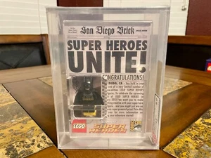 LEGO DC BATMAN MINI FIGURE 2011 SDCC AFA 9.0 UBER RARE! - Picture 1 of 4