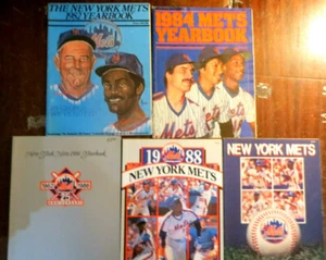 Lot of 5 New York Mets yearbooks, 1982, 1984, 1986 & 1988, 1989 - Picture 1 of 3