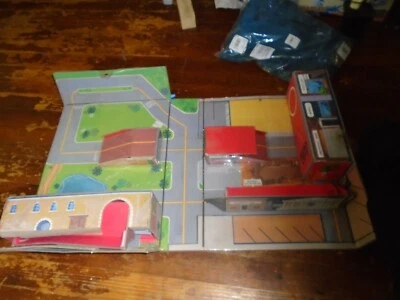 Vintage CORGI "Hero City" Fold-Out Suitcase PLAY SET Rare Car  - Image 1 of 4