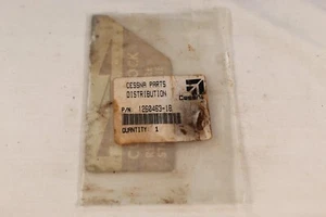 Cessna Flag Control Lock Plate P/N 1260463-18 (B32) - Foto 1 di 15