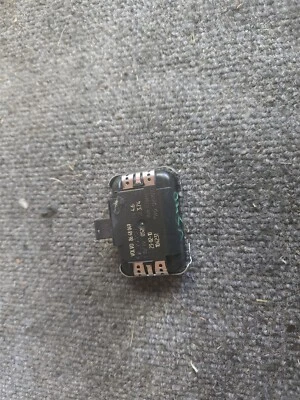 2004-2013 Volvo S40 C70 C30 V50 Front Windscreen Rain Sensor 8648049 used oem - Image 1 of 4