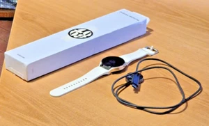 Samsung Galaxy Watch6 Bluetooth 40mm Cassa in Alluminio Color Oro con Cinturino - Imagen 1 de 3