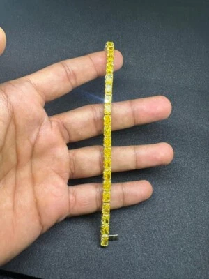 Elegant 18kt Yellow Gold Tennis Bracelet with VS1 Lab Grown Radiant Stone - Image 1 of 4