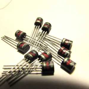 2N3904 Semiconduttore Nazionale 200mA 40V NPN Si PICCOLO TRANSISTOR SEGNALE 15 pezzi - Foto 1 di 6