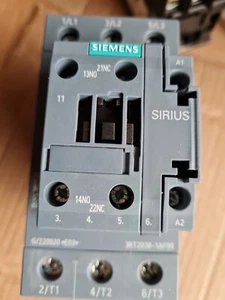 Siemens 3RT2038-1AF00 Contactor 80A , 37kW , 110V AC - Picture 1 of 3