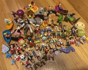 Lot Jake Neverland Pirates Figures Hook Peter Pan Tinkerbell Toys Figures Wendy - Picture 1 of 13