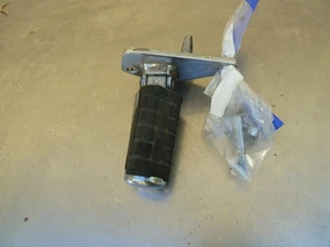 Foot peg & bracket right VT1100 C Shadow Spirit 97-07 Honda #T10 - Picture 1 of 4