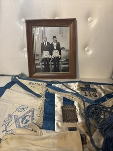 Prince Hall Masons Corinthian Lodge No. 114 – Vintage Aprons, Photo & Gloves - Picture 1 of 5