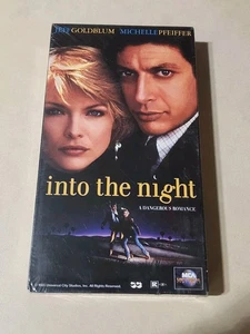 Into the Night VHS 1985 Jeff Goldblum Michelle Pfeiffer Sealed Thriller - Bild 1 von 4
