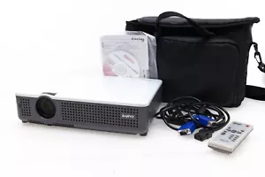 SANYO PLC-XU75 Projector Bundle 2500 Lumens, Remote & Case, LOW 143 Lamp Hours - Picture 1 of 4